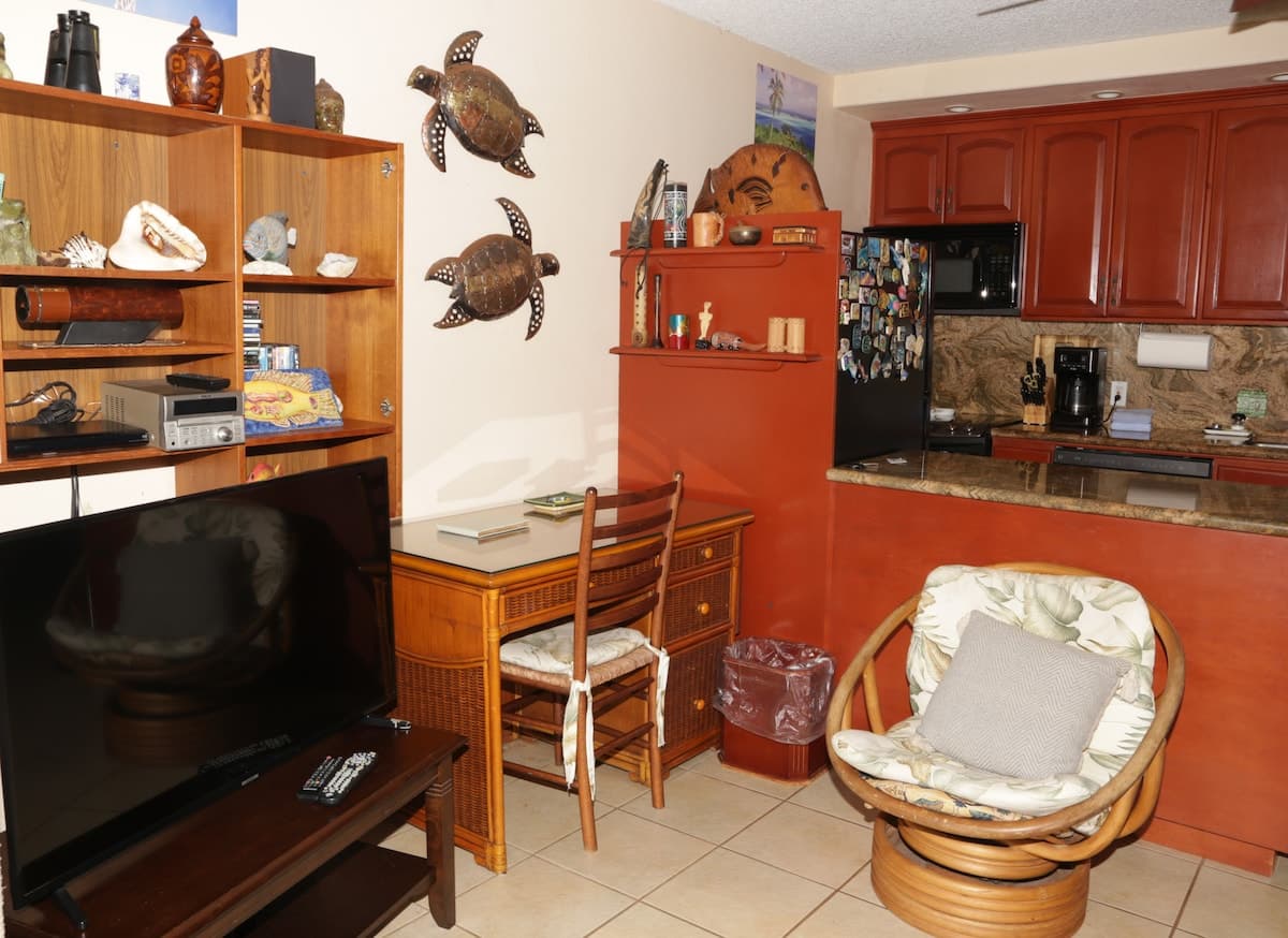 Condo in Lahaina · ★4.78 · 1 bedroom · 1 bed · 1 private bath - Photo 2