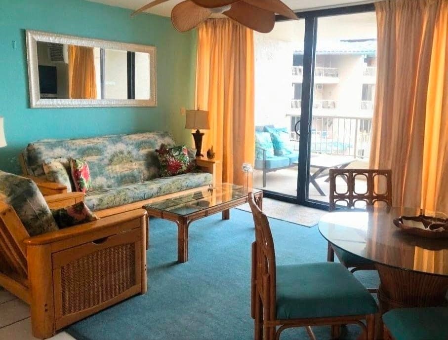 Condo in Kailua-Kona · ★4.88 · 1 bedroom · 2 beds · 1 private bath - Photo 4