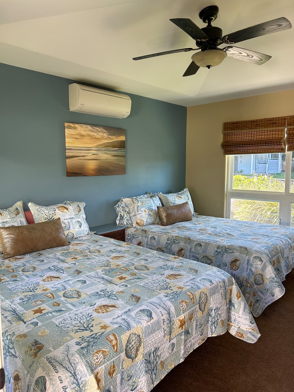 Home in Kailua-Kona · ★4.82 · 3 bedrooms · 5 beds · 1.5 baths - Photo 3
