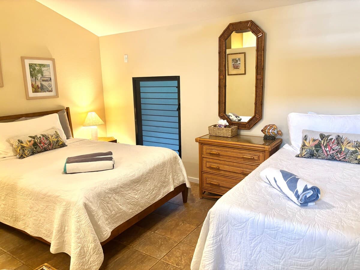 Townhouse in Lahaina · ★4.8 · 2 bedrooms · 4 beds · 2.5 baths - Photo 4