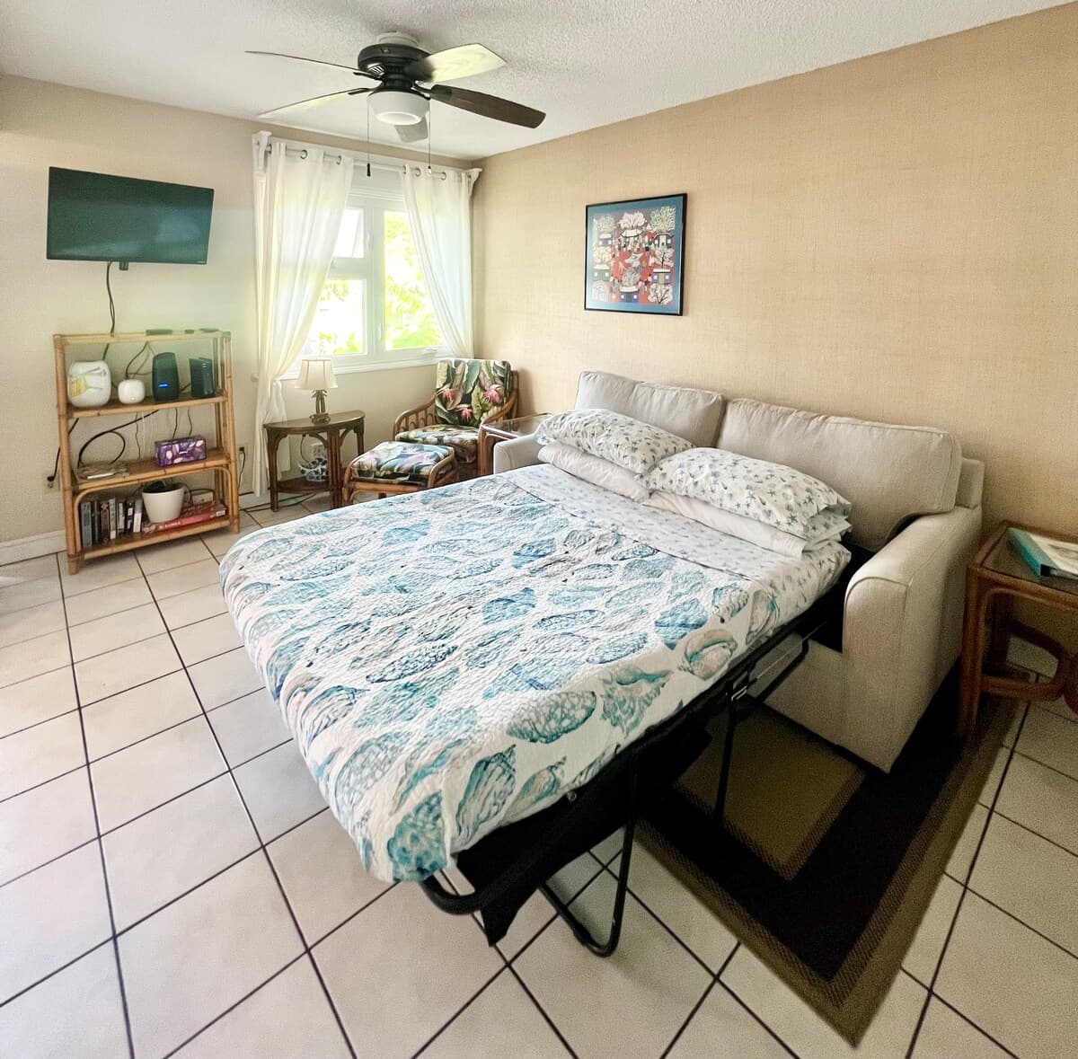 Home in Kailua · ★4.87 · 1 bedroom · 2 beds · 1 private bath - Photo 4