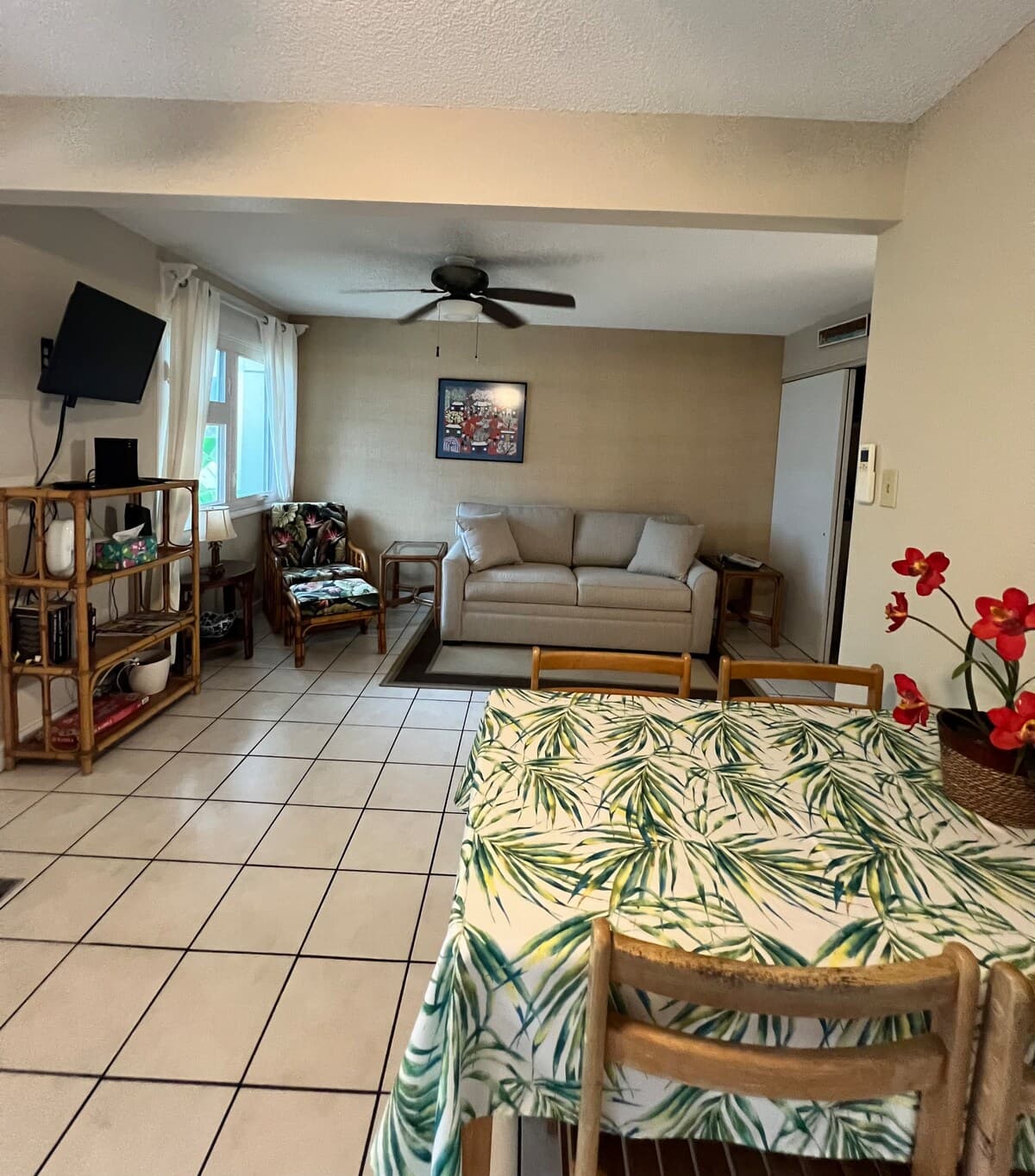 Home in Kailua · ★4.87 · 1 bedroom · 2 beds · 1 private bath - Photo 2