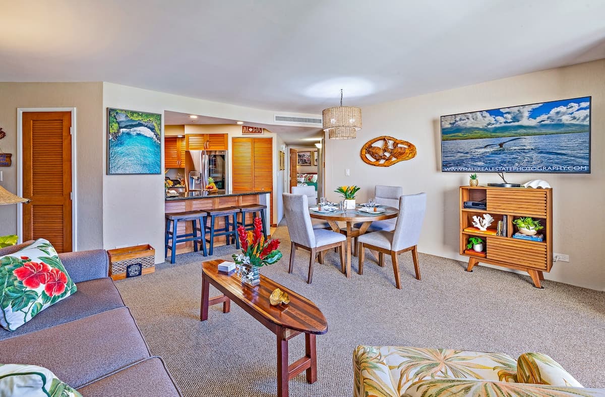 Condo in Lahaina · ★4.93 · 2 bedrooms · 5 beds · 2 baths - Photo 2