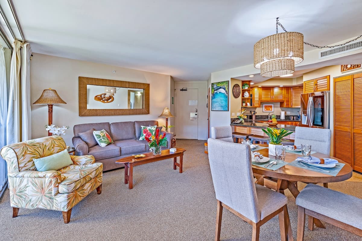 Condo in Lahaina · ★4.93 · 2 bedrooms · 5 beds · 2 baths - Photo 1