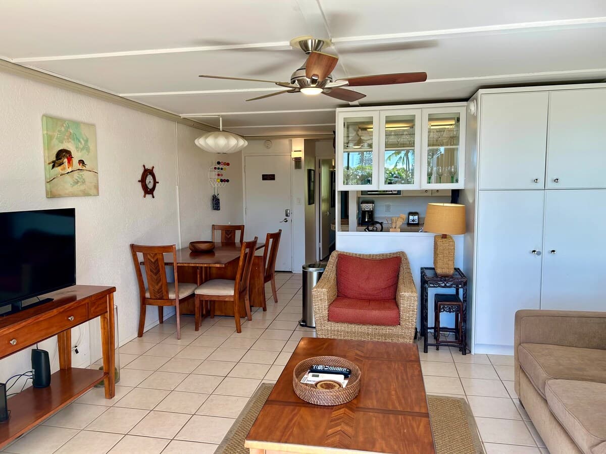 Condo in Lahaina · ★4.95 · 1 bedroom · 2 beds · 1 private bath - Photo 1