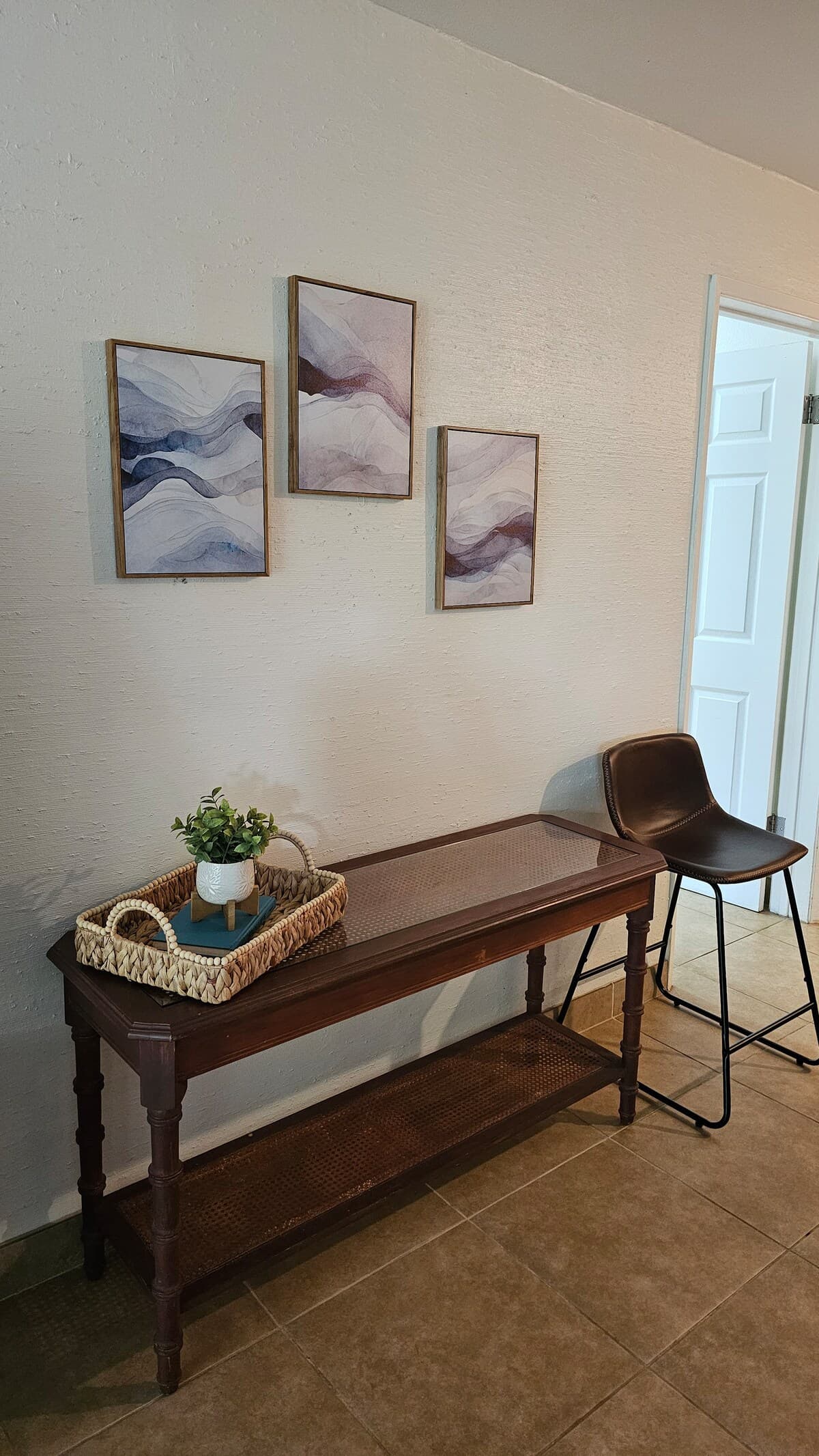 Condo in Lahaina · ★4.79 · 1 bedroom · 3 beds · 1 private bath - Photo 5