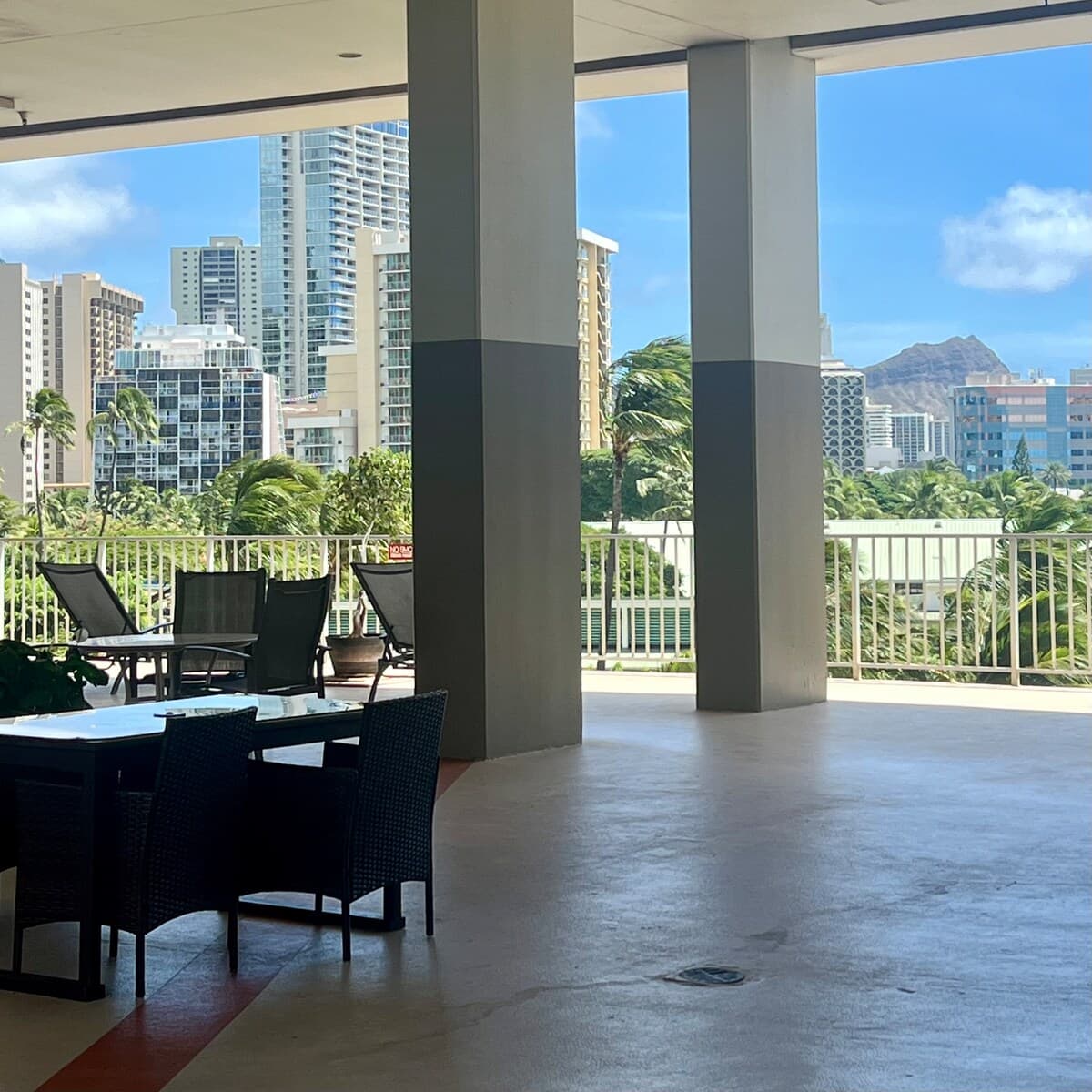 Condo in Honolulu · ★4.95 · Studio · 2 beds · 1 private bath - Photo 3