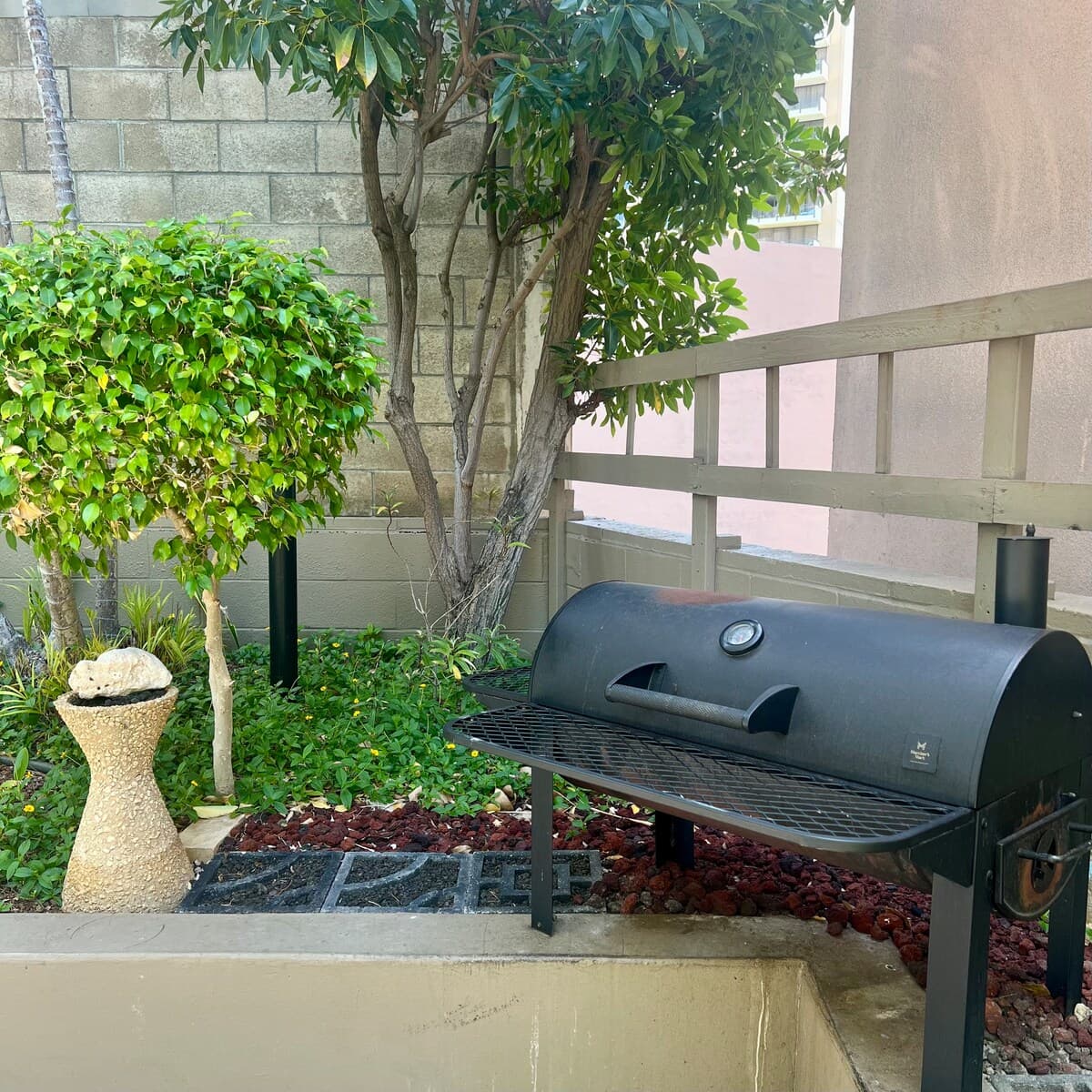 Condo in Honolulu · ★4.95 · Studio · 2 beds · 1 private bath - Photo 1