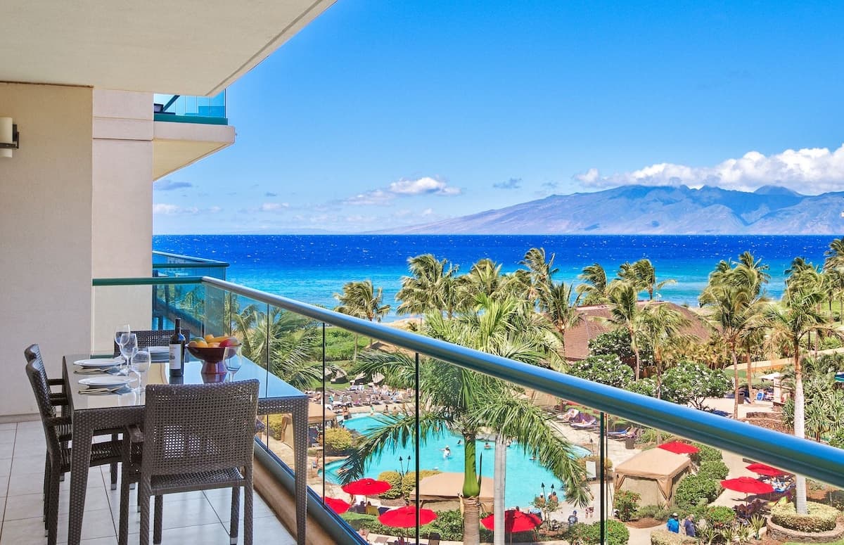 Condo in Lahaina · ★5.0 · 2 bedrooms · 3 beds · 2 baths - Photo 1