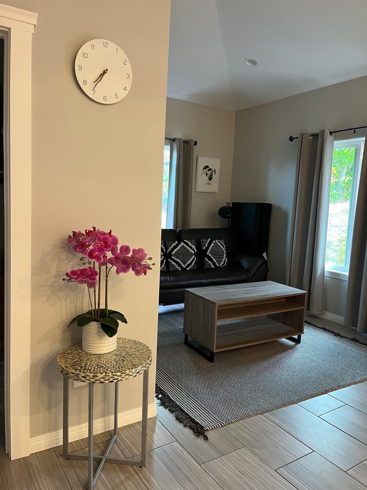 Home in Kailua-Kona · ★4.94 · 2 bedrooms · 3 beds · 1 bath - Photo 2