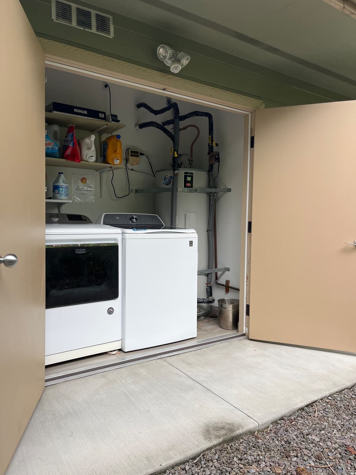 Home in Kailua-Kona · ★4.94 · 2 bedrooms · 3 beds · 1 bath - Photo 1