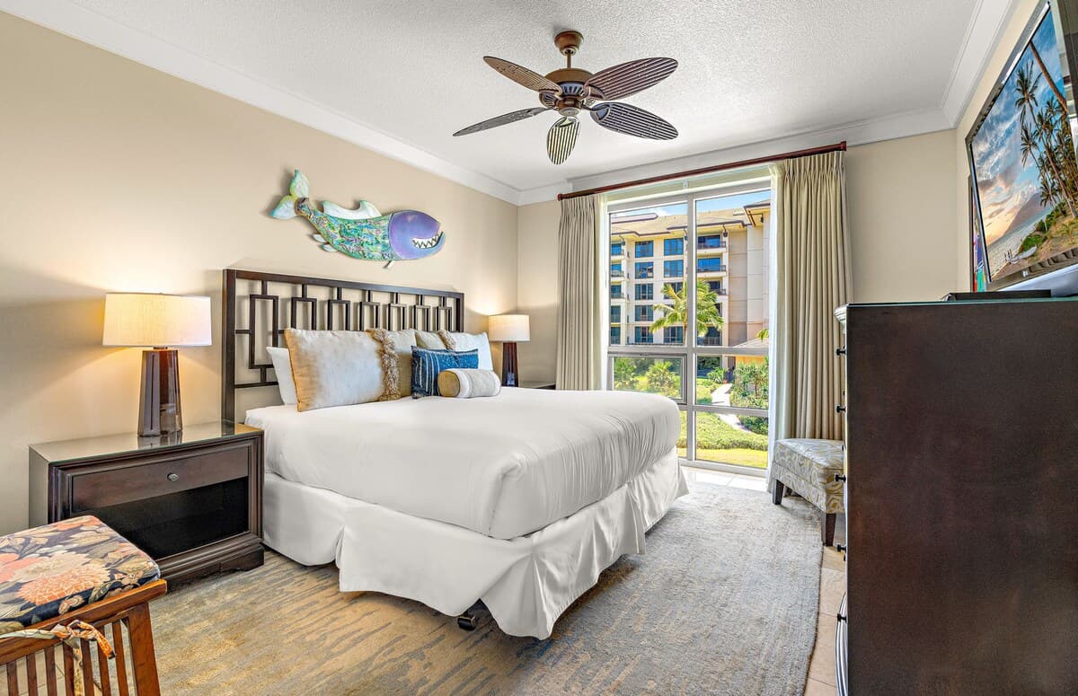 Condo in Lahaina · ★4.95 · 3 bedrooms · 4 beds · 3 baths - Photo 4