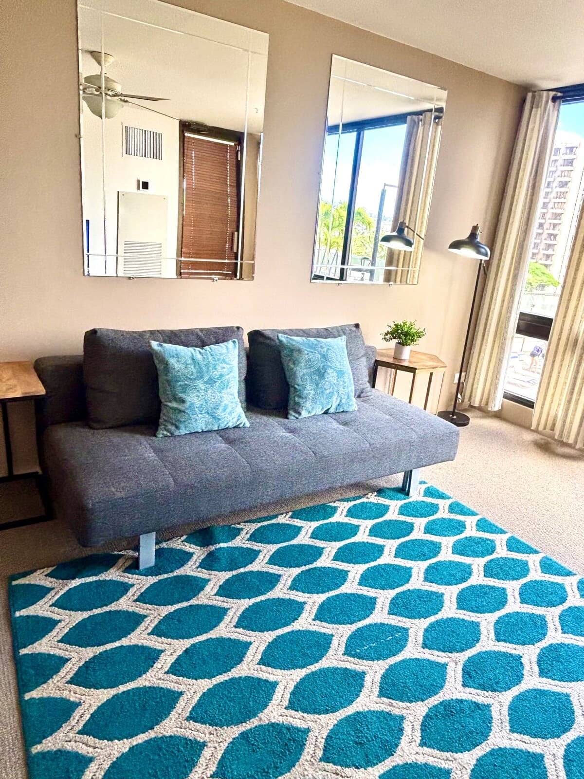 Condo in Honolulu · ★4.6 · 1 bedroom · 1 bed · 1 private bath - Photo 2