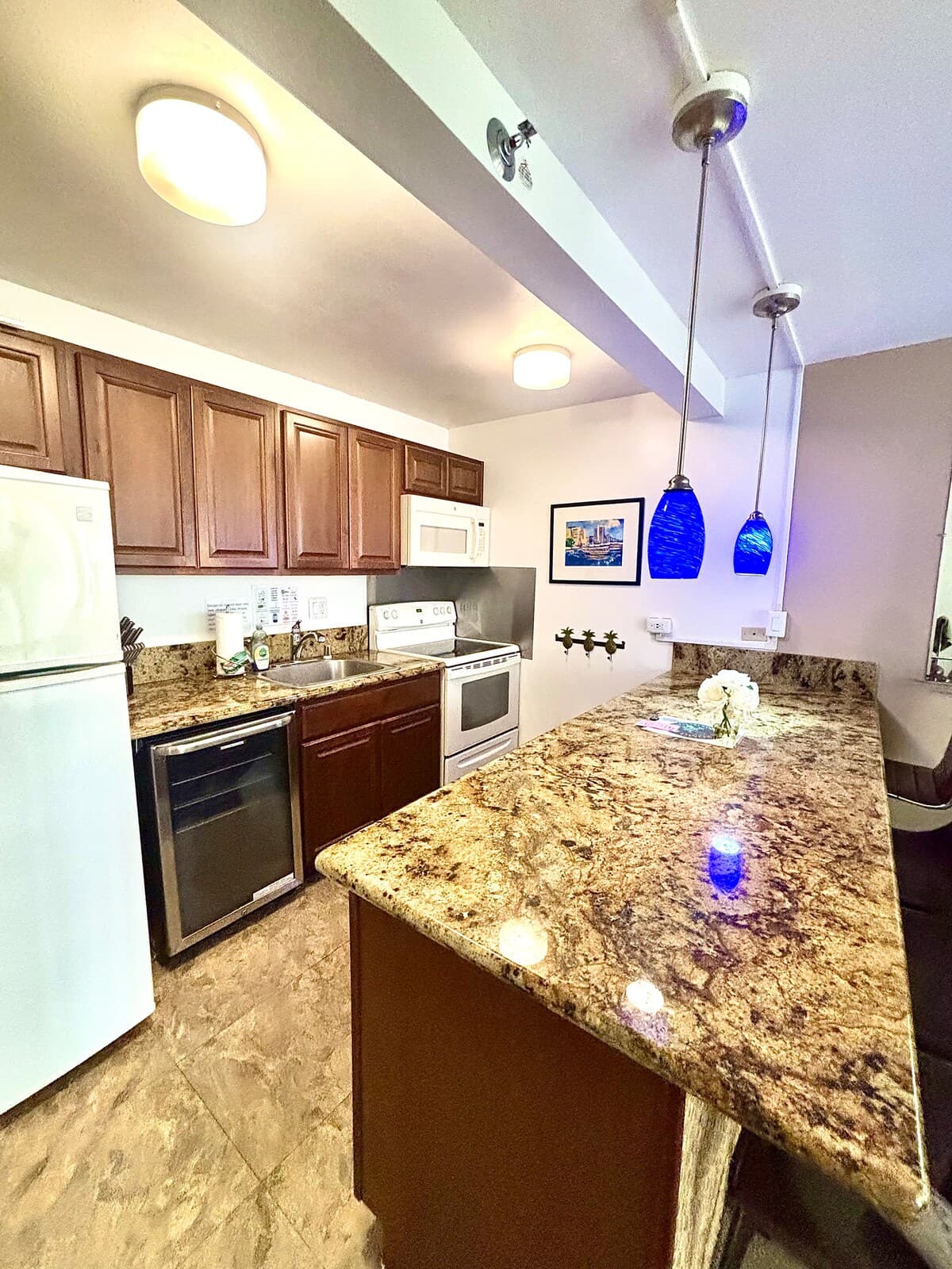 Condo in Honolulu · ★4.6 · 1 bedroom · 1 bed · 1 private bath - Photo 3