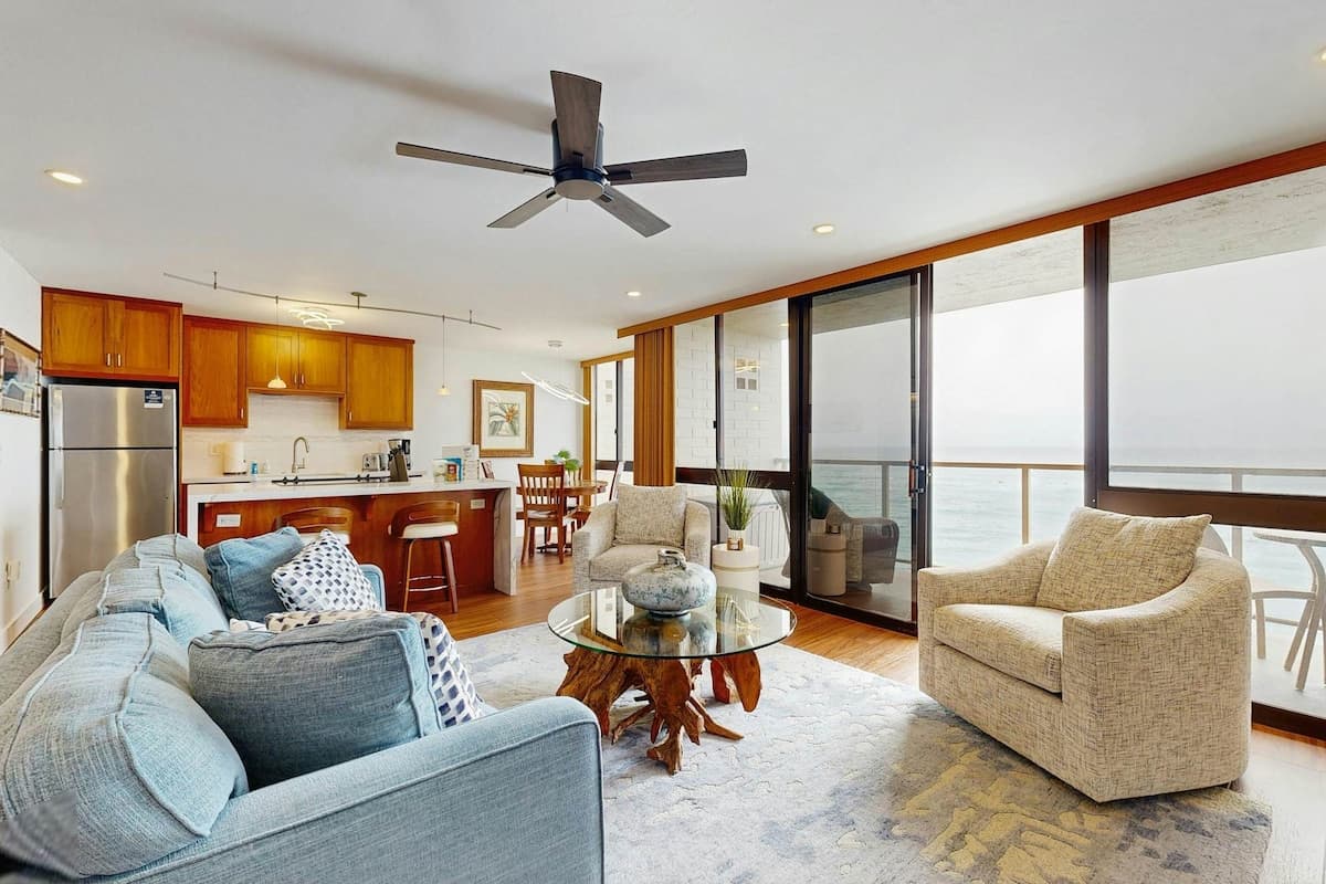 2BR Oceanfront 4th-Floor | Balcony | Kitchenette - Photo 1