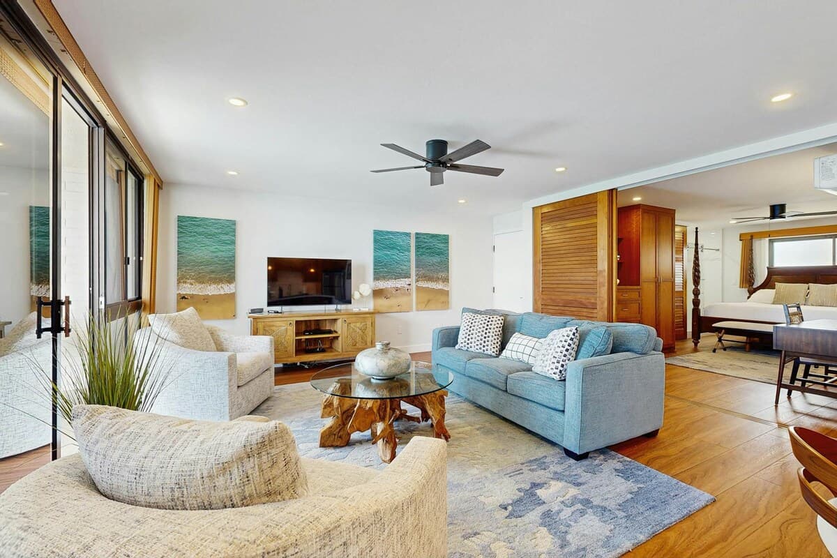 2BR Oceanfront 4th-Floor | Balcony | Kitchenette - Photo 3