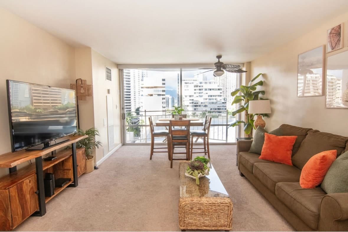 Condo in Honolulu · ★4.98 · 1 bedroom · 2 beds · 1 private bath - Photo 1