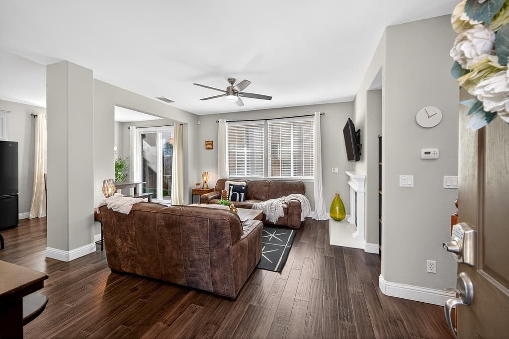 Stunning Gianno House with Loft & Yard - Photo 4