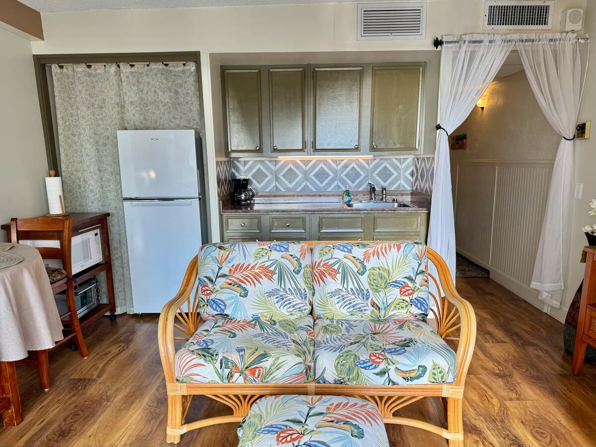 Condo in Honolulu · ★4.87 · 1 bedroom · 1 bed · 1 shared bath - Photo 3