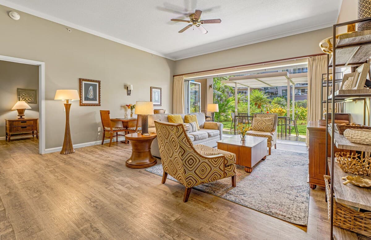 Condo in Lahaina · ★5.0 · 2 bedrooms · 3 beds · 2 baths - Photo 5