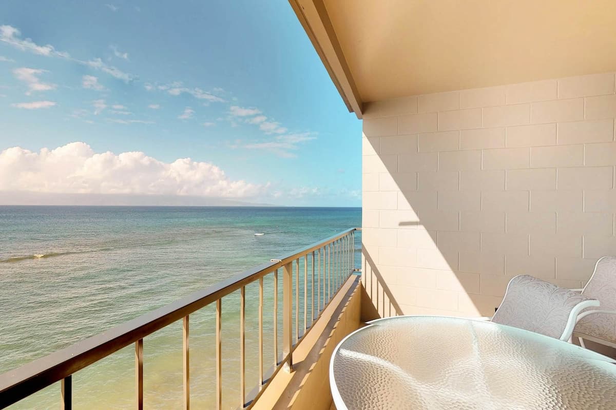 Condo in Lahaina · ★4.45 · 2 bedrooms · 4 beds · 2 shared baths - Photo 1