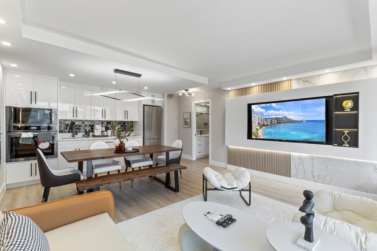 Condo in Honolulu · ★4.63 · 1 bedroom · 2 beds · 1 private bath - Photo 5