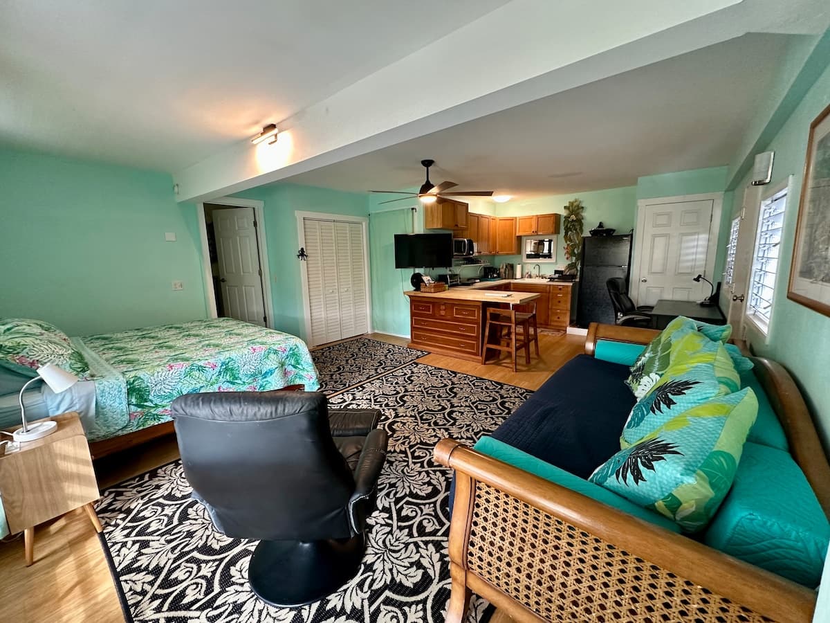 Nansea's Studio: Walk 2 Magic's & Kahalu'u Beaches - Photo 2