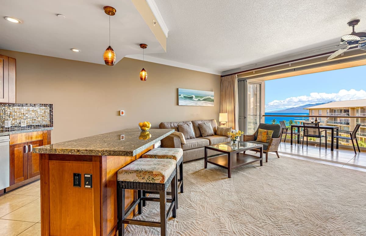 Condo in Lahaina · ★4.9 · Studio · 2 beds · 1 bath - Photo 5