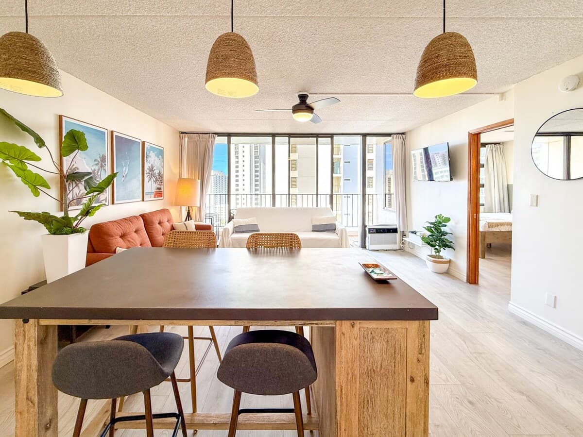 Condo in Honolulu · ★4.79 · 1 bedroom · 4 beds · 1 private bath - Photo 1