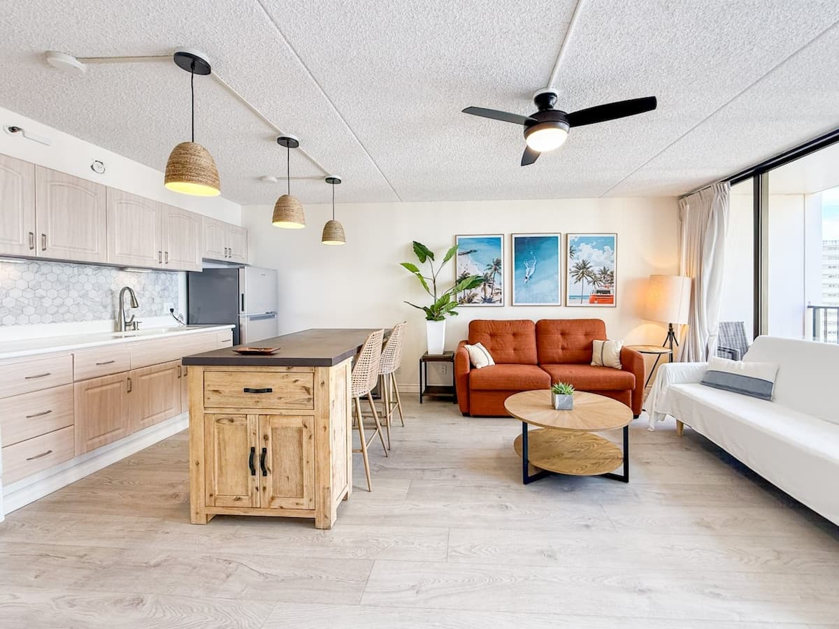 Condo in Honolulu · ★4.79 · 1 bedroom · 4 beds · 1 private bath - Photo 2