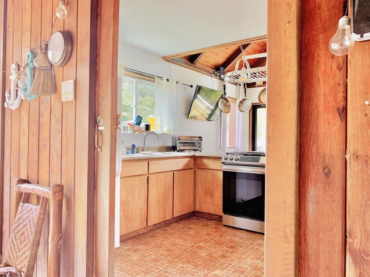 Cabin in Volcano · ★4.84 · 2 bedrooms · 4 beds · 1 bath - Photo 5