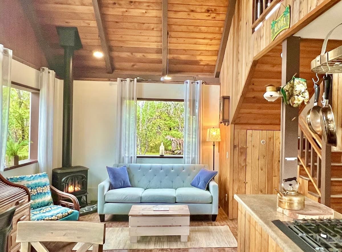 Cabin in Volcano · ★4.84 · 2 bedrooms · 4 beds · 1 bath - Photo 1