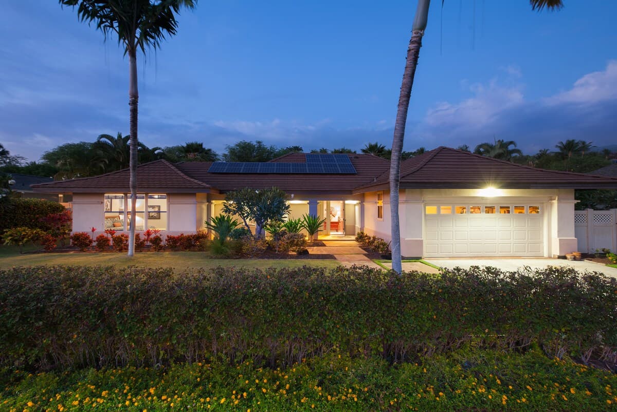 Home in Kailua-Kona · ★4.96 · 3 bedrooms · 4 beds · 2.5 baths - Photo 2