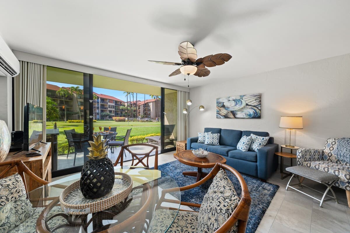 Condo in Lahaina · ★4.97 · 1 bedroom · 2 beds · 1 bath - Photo 2