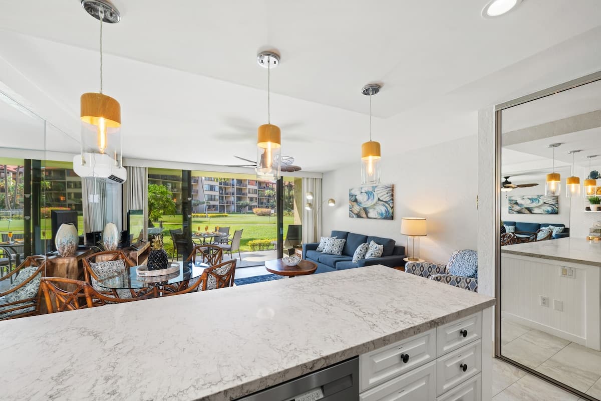 Condo in Lahaina · ★4.97 · 1 bedroom · 2 beds · 1 bath - Photo 5
