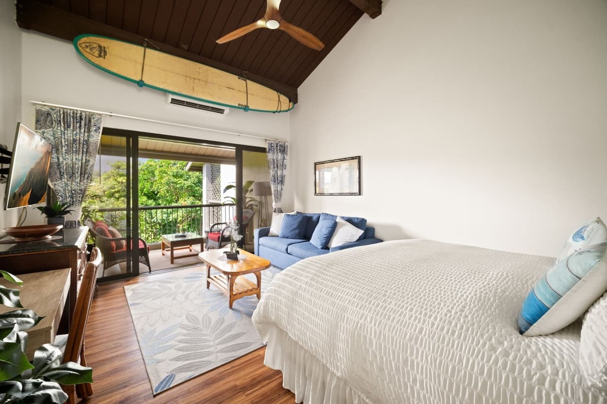 Resort in Princeville · ★4.88 · Studio · 2 beds · 1 private bath - Photo 2