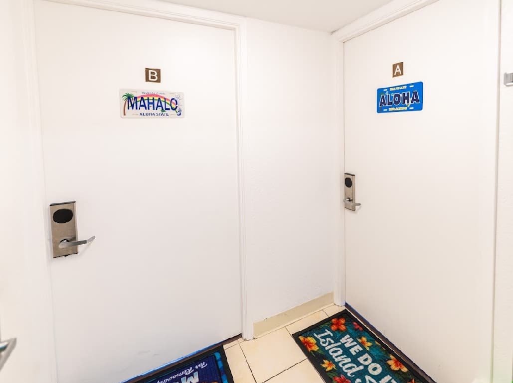 Condo in Honolulu · ★4.68 · Studio · 1 bed · 1 private bath - Photo 2