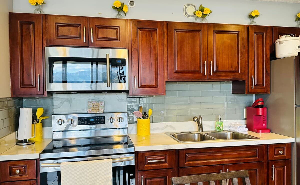 Condo in Honolulu · ★4.73 · 1 bedroom · 3 beds · 1 private bath - Photo 5