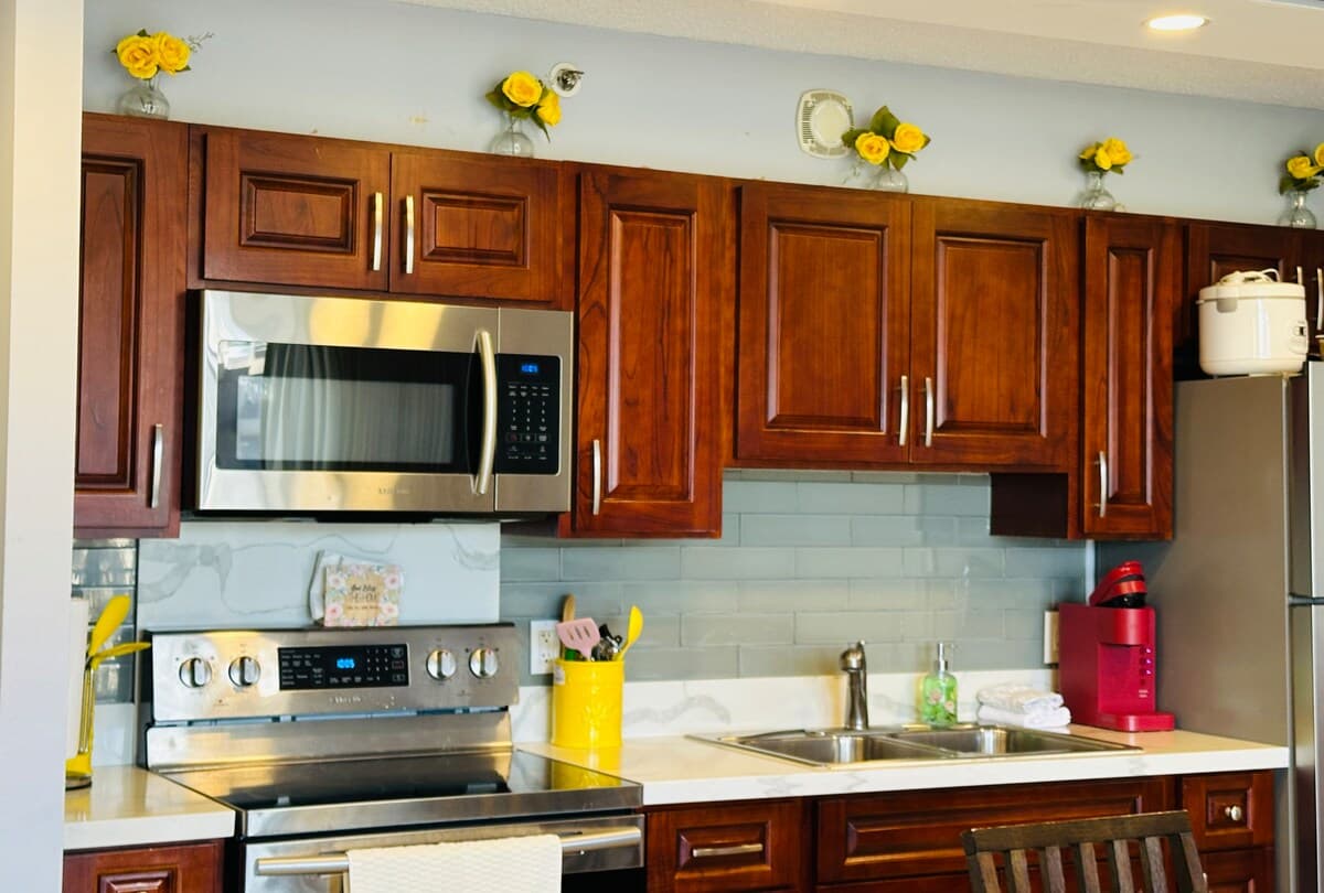 Condo in Honolulu · ★4.73 · 1 bedroom · 3 beds · 1 private bath - Photo 4