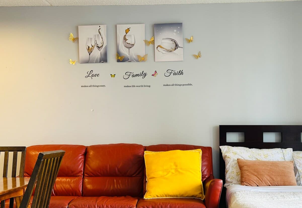 Condo in Honolulu · ★4.73 · 1 bedroom · 3 beds · 1 private bath - Photo 1