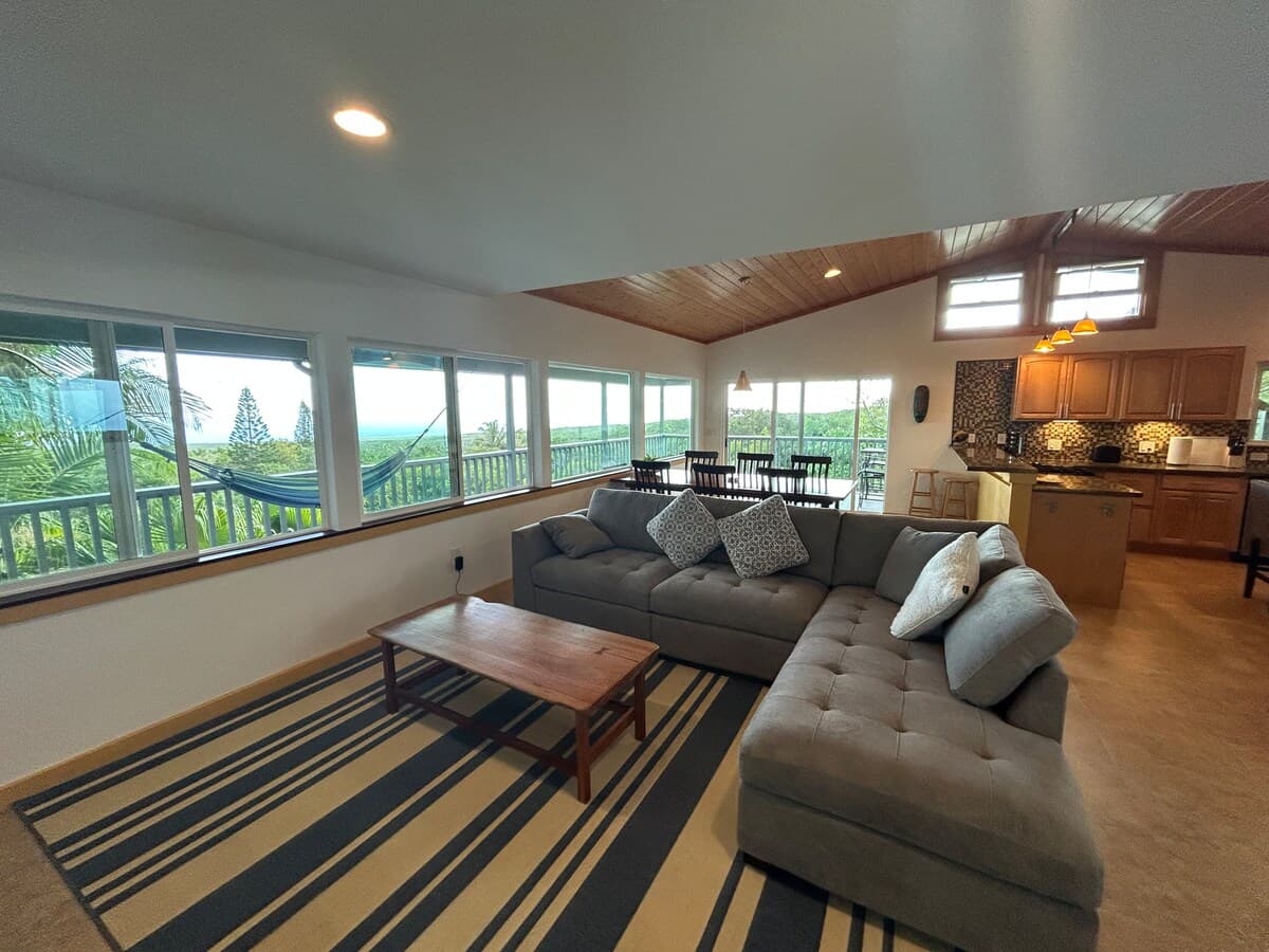 Home in Naalehu · ★4.96 · 2 bedrooms · 2 beds · 2 baths - Photo 2