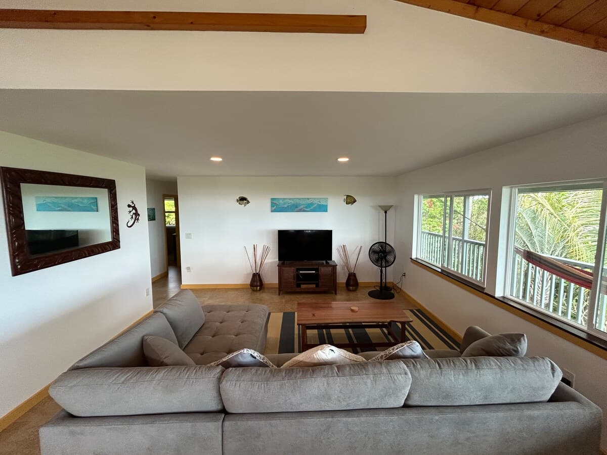 Home in Naalehu · ★4.96 · 2 bedrooms · 2 beds · 2 baths - Photo 3