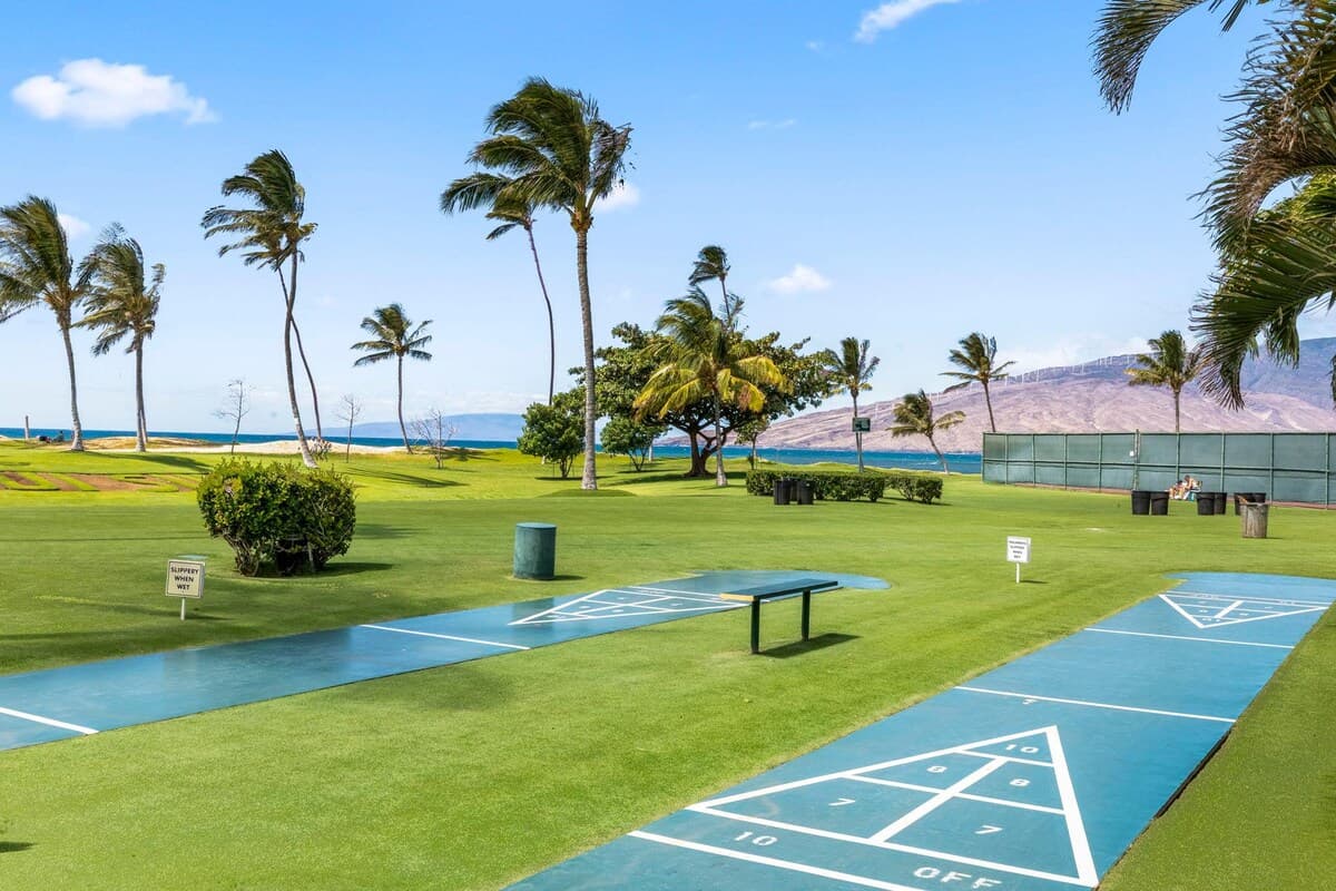 Condo in Kihei · ★4.71 · 2 bedrooms · 4 beds · 2 baths - Photo 4