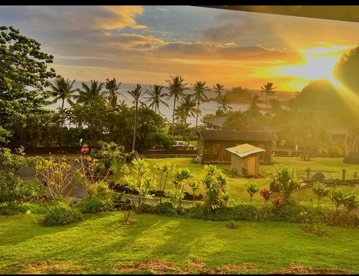 Home in Hana · ★4.9 · 3 bedrooms · 3 beds · 2 baths - Photo 3
