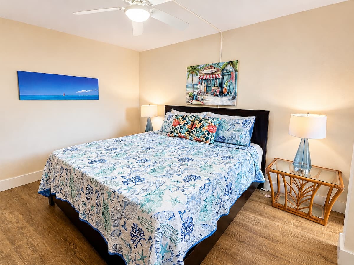 Condo in Wailuku · ★4.9 · 1 bedroom · 2 beds · 1 bath - Photo 3