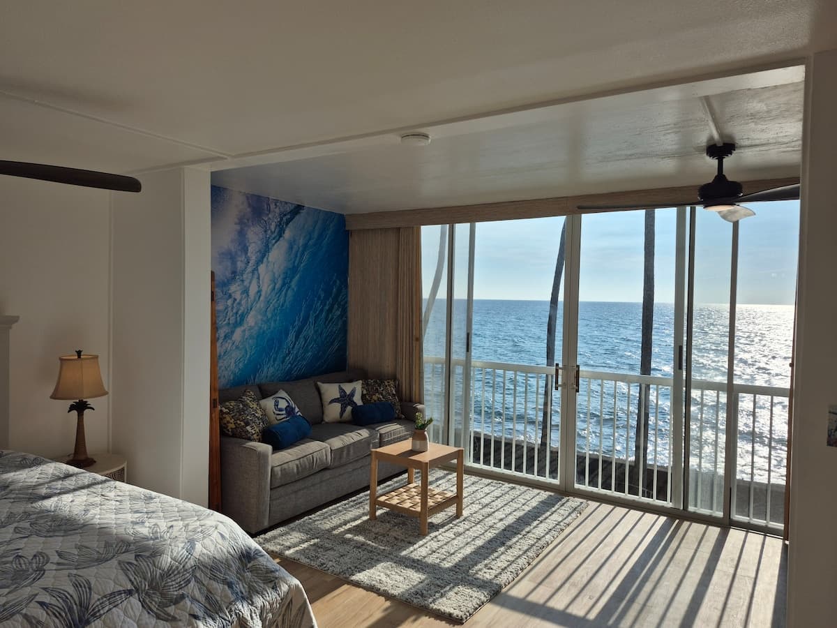 Condo in Kailua-Kona · ★4.79 · Studio · 2 beds · 1 bath - Photo 1