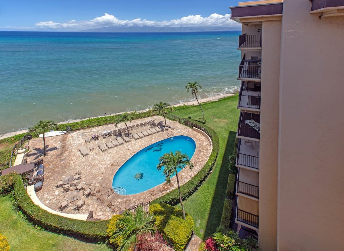 Condo in Lahaina · ★4.39 · 2 bedrooms · 4 beds · 2 shared baths - Photo 4