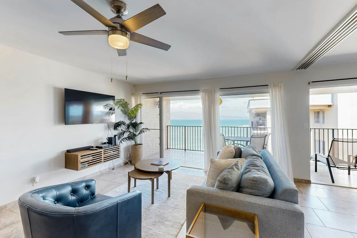Condo in Lahaina · ★4.39 · 2 bedrooms · 4 beds · 2 shared baths - Photo 3