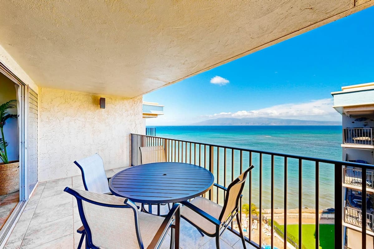 Condo in Lahaina · ★4.39 · 2 bedrooms · 4 beds · 2 shared baths - Photo 1