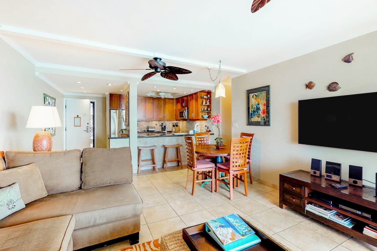 Condo in Lahaina · ★4.79 · 2 bedrooms · 2 beds · 2 shared baths - Photo 4